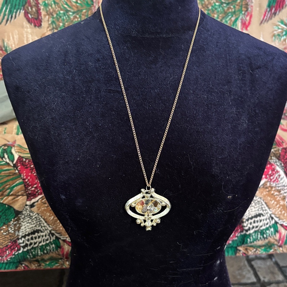 Vintage Elegant Gold Tone With Stones Penadant Necklace